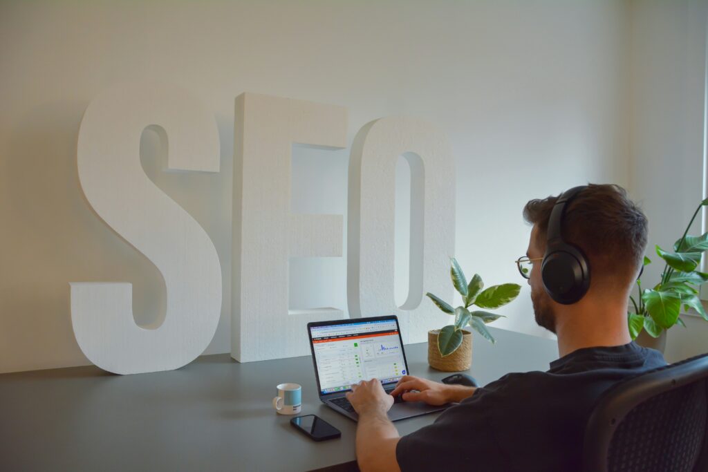 Contractor, repair and consumer services reputation management software